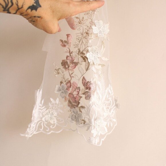 Embroidered Appliques, Embroidered Fabric Ends with Flower Appliques, Fairy - Picture 4 of 10